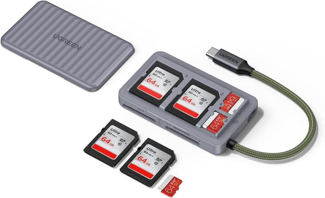 کارتخوان USB-C برند UGREEN با محفظه نگهداری ۴ کارت کارتخوان USB-C برند UGREEN با محفظه نگهداری ۴ کارت