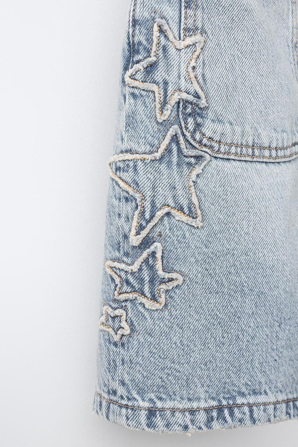 برمودا جین زنانه Zara با تزئین ستاره برمودا جین زنانه Zara با تزئین ستاره