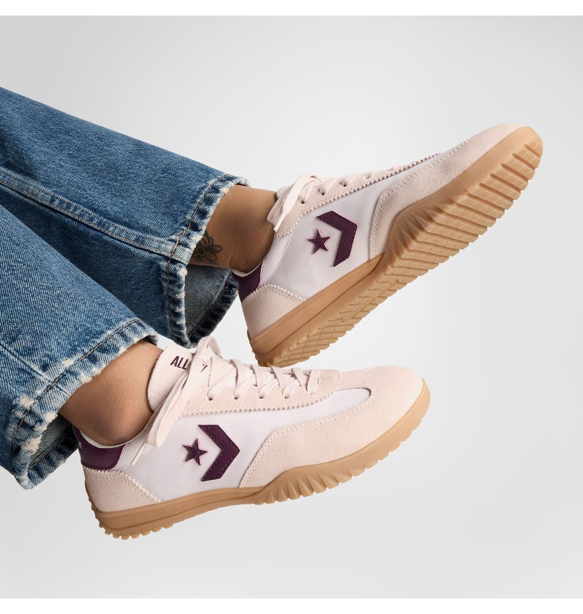 کفش کتانی یونیسکس Converse Run Star Trainer سوئدی صورتی کفش کتانی یونیسکس Converse Run Star Trainer سوئدی صورتی