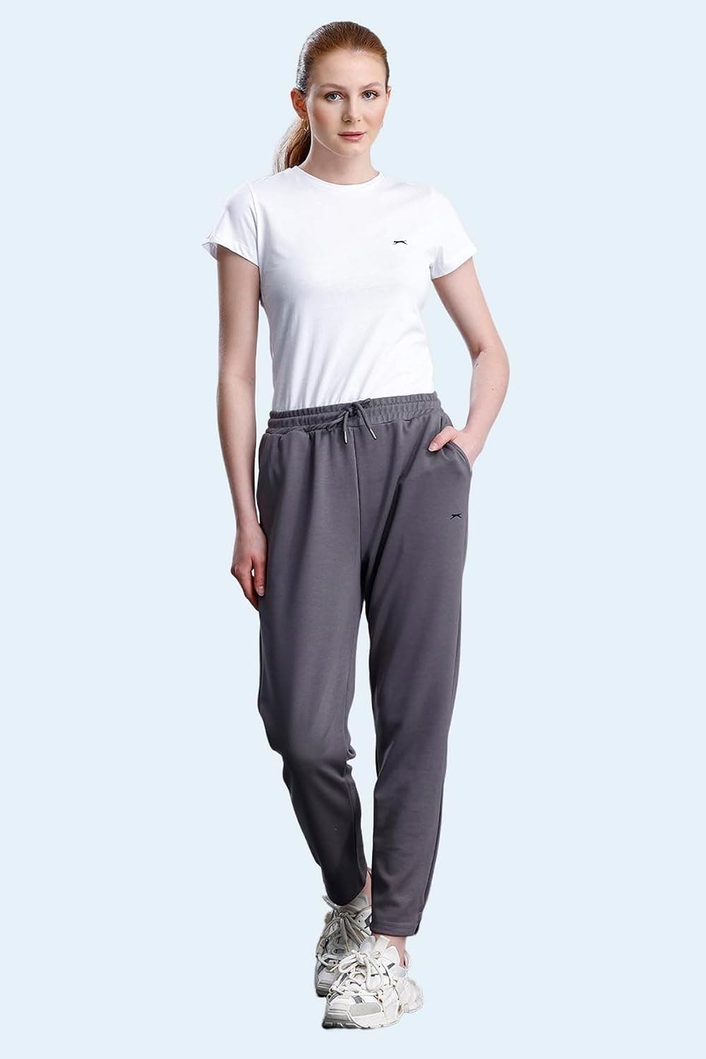 شلوار ورزشی زنانه Slazenger جیبدار خاکستری تیره مدل VELAR I شلوار ورزشی زنانه Slazenger جیبدار خاکستری تیره مدل VELAR I