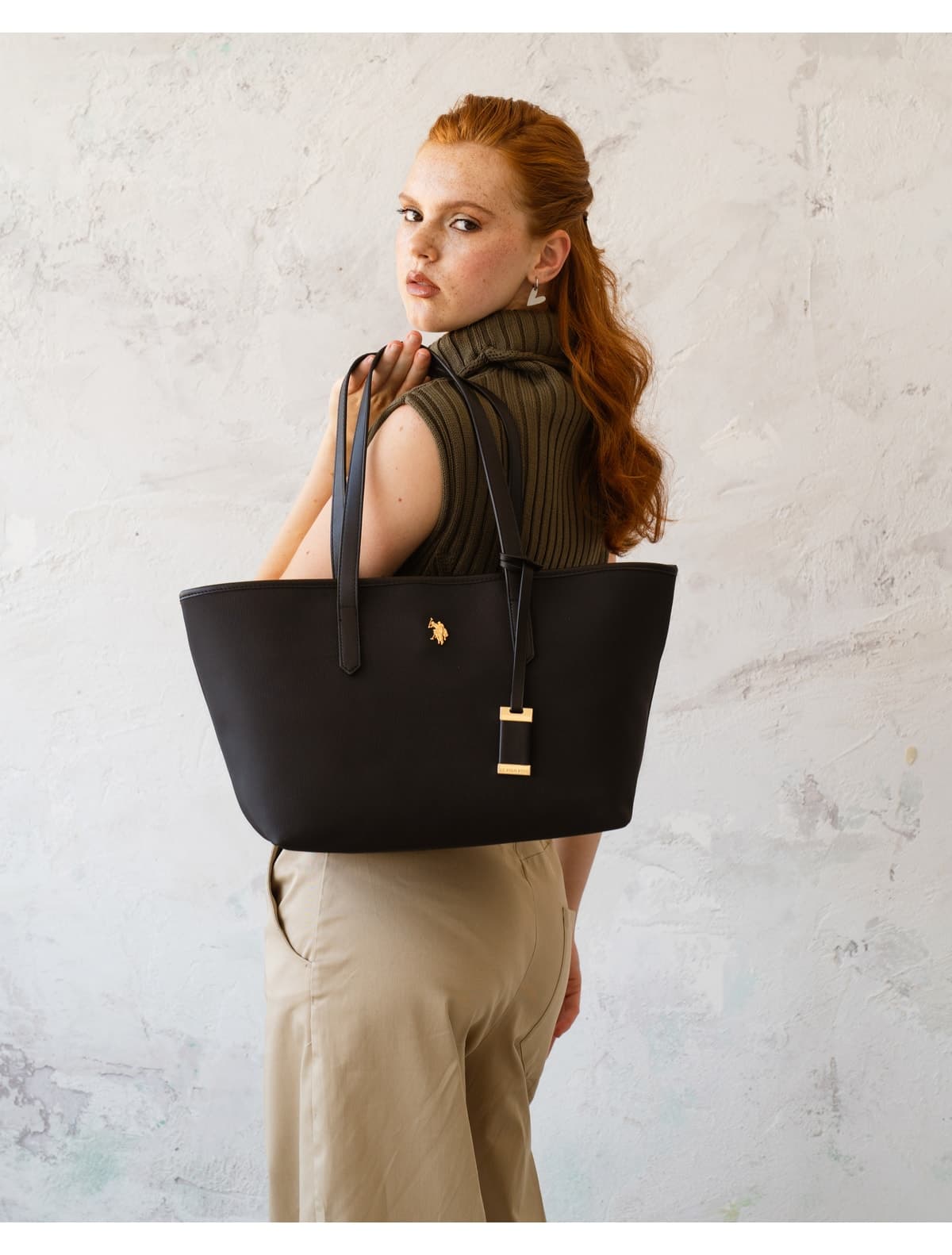 کیف دوشی زنانه U.S. Polo Assn. زرشکی مدل Us25655 کیف دوشی زنانه U.S. Polo Assn. زرشکی مدل Us25655