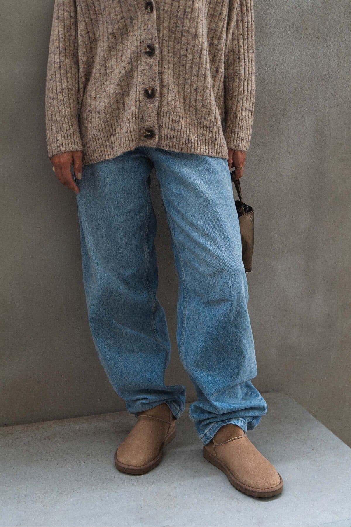 نیمبوت زنانه NİŞANTAŞI SHOES Mini جیر بژ تیره داخل کرکی کف تخت نیمبوت زنانه NİŞANTAŞI SHOES Mini جیر بژ تیره داخل کرکی کف تخت