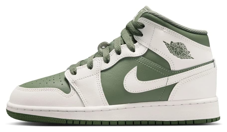 کفش بسکتبال بچگانه Nike Air Jordan 1 Mid GS کفش بسکتبال بچگانه Nike Air Jordan 1 Mid GS