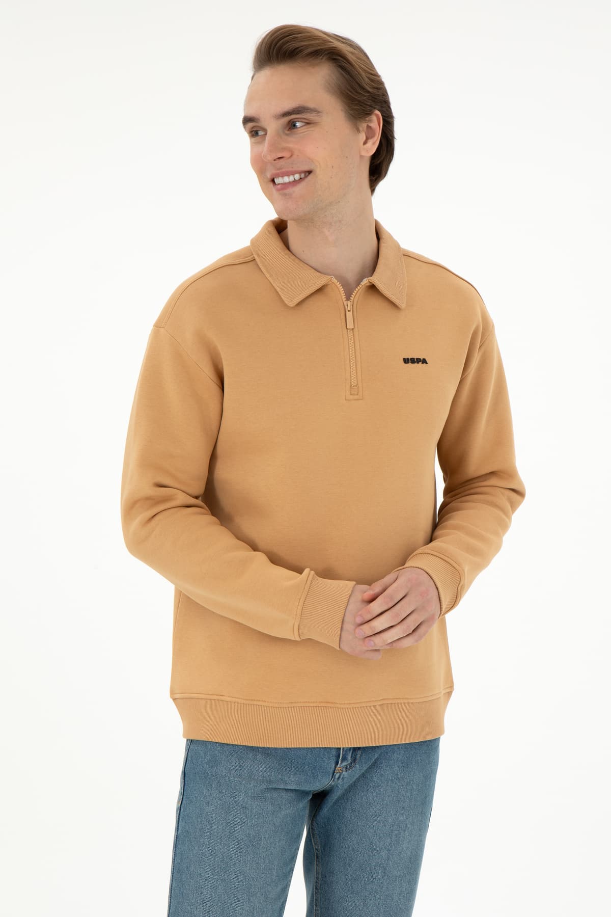 سویشرت مردانه U.S. Polo Assn. فیت راحت نیمزیپ شتری ساده مدل 50298265-VR015 سویشرت مردانه U.S. Polo Assn. فیت راحت نیمزیپ شتری ساده مدل 50298265-VR015