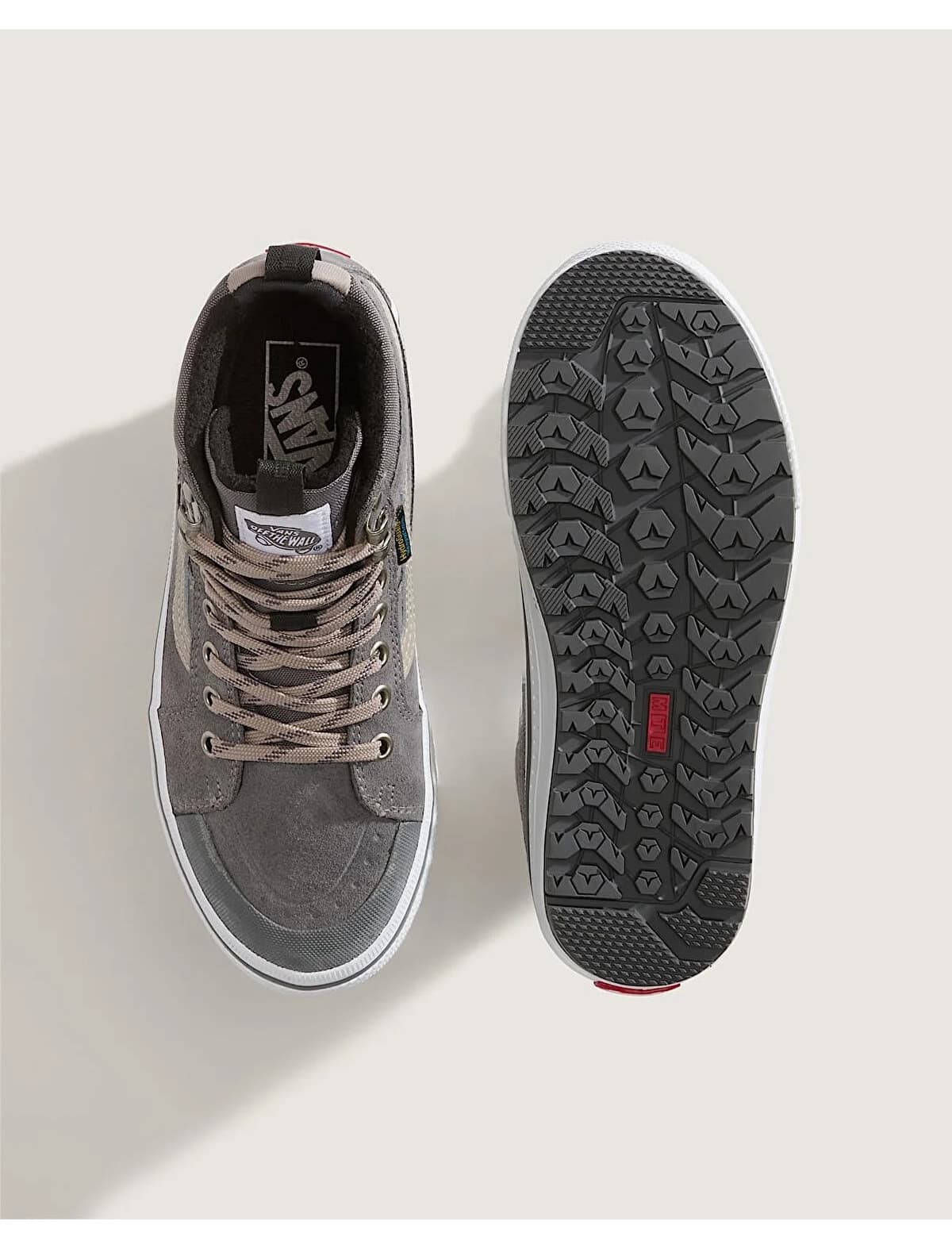 کفش زنانه Vans ضدآب عایقدار مدل Sk8-Hi کفش زنانه Vans ضدآب عایقدار مدل Sk8-Hi