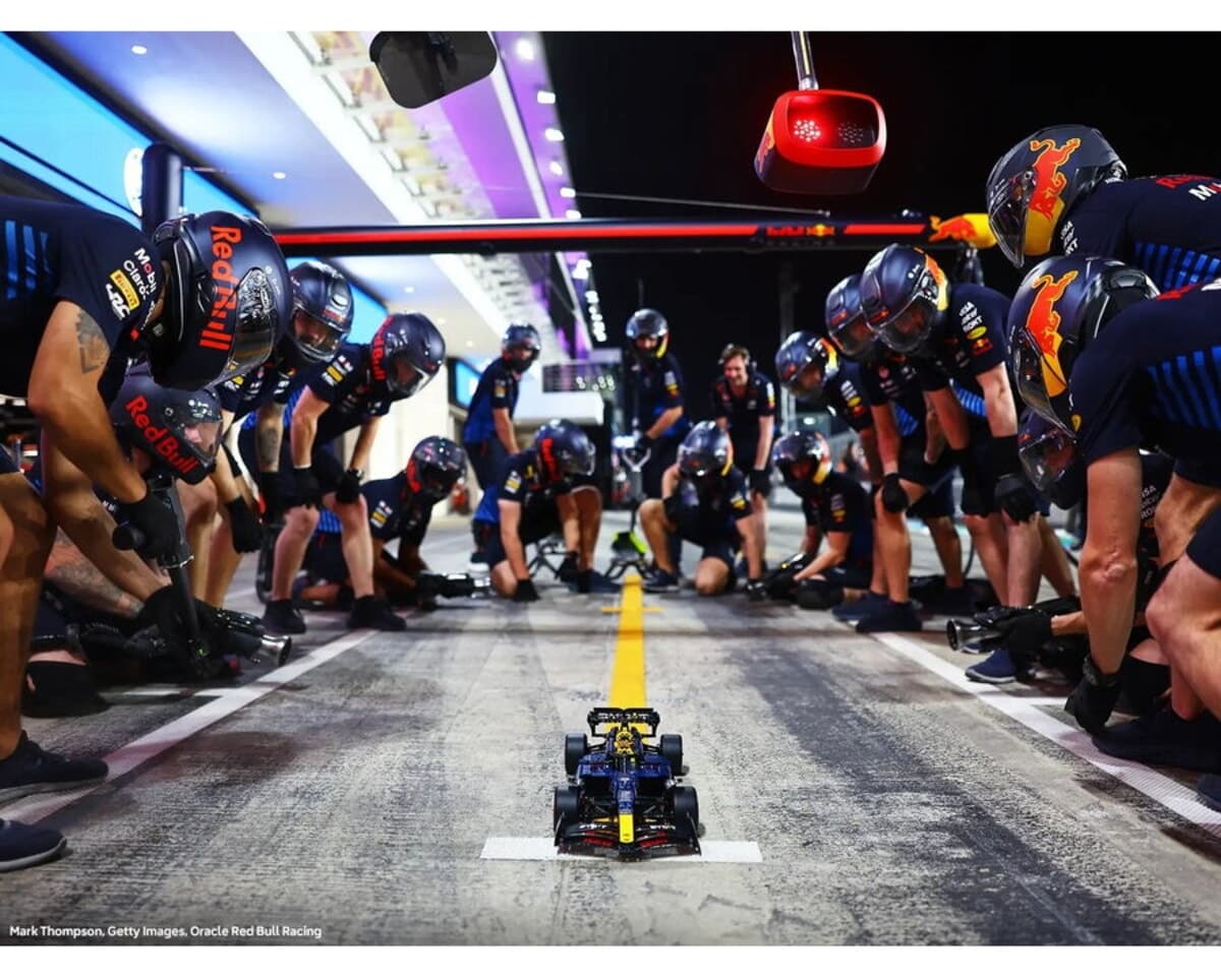 لگو Technic Oracle Red Bull Racing RB20 F1 مدل 42206 با 1639 قطعه لگو Technic Oracle Red Bull Racing RB20 F1 مدل 42206 با 1639 قطعه