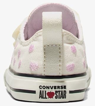 کفش اسنیکر بچگانه Converse کرم مدل Chucks In Love Chuck Taylor All Star 2V کفش اسنیکر بچگانه Converse کرم مدل Chucks In Love Chuck Taylor All Star 2V