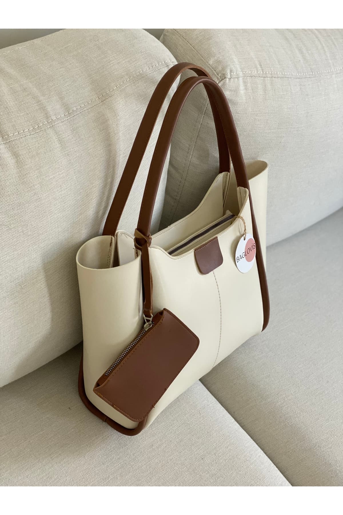 کیف دوشی زنانه BAGLOVİS مدل Sunny بزرگ ابعاد 41×28 کیف دوشی زنانه BAGLOVİS مدل Sunny بزرگ ابعاد 41×28