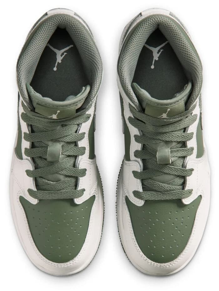 کفش بسکتبال بچگانه Nike Air Jordan 1 Mid GS کفش بسکتبال بچگانه Nike Air Jordan 1 Mid GS