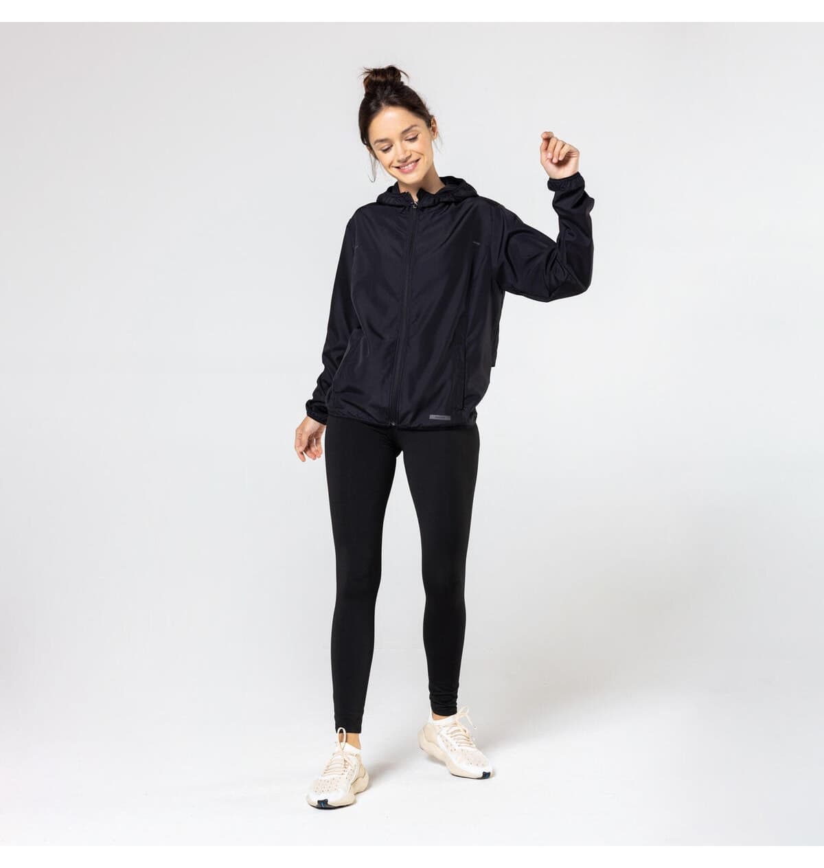 بادگیر زنانه Decathlon Kiprun مخصوص دویدن سیاه مدل Run 100 Wind بادگیر زنانه Decathlon Kiprun مخصوص دویدن سیاه مدل Run 100 Wind