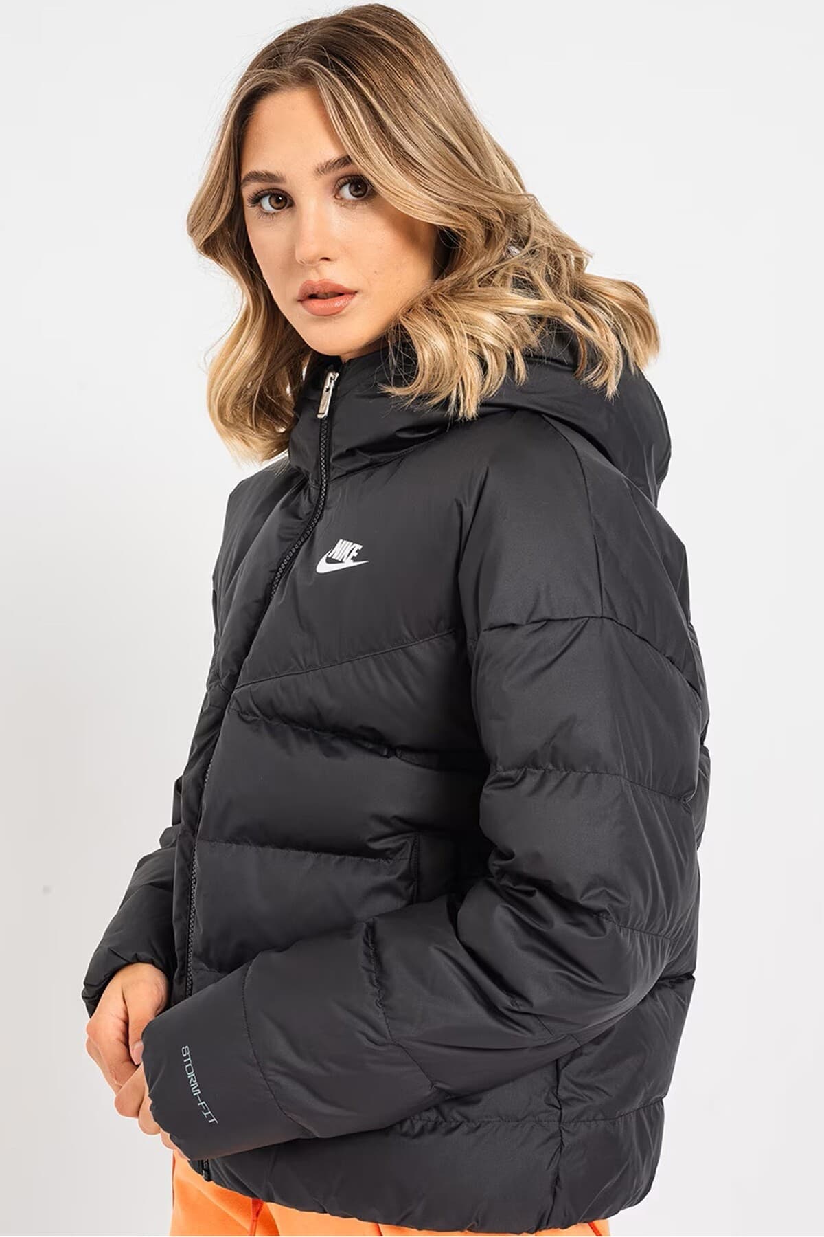 کاپشن زنانه Nike پر غاز کلاهدار Storm Fit Loose Fit مشکی کاپشن زنانه Nike پر غاز کلاهدار Storm Fit Loose Fit مشکی