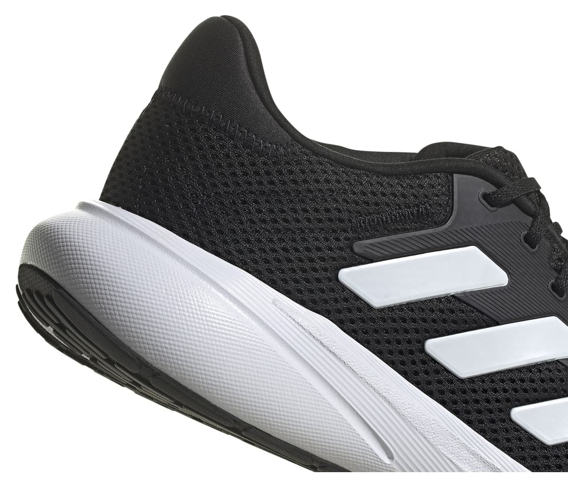 کفش ورزشی یونیسکس adidas مناسب استفاده روزمره برای دویدن کفش ورزشی یونیسکس adidas مناسب استفاده روزمره برای دویدن
