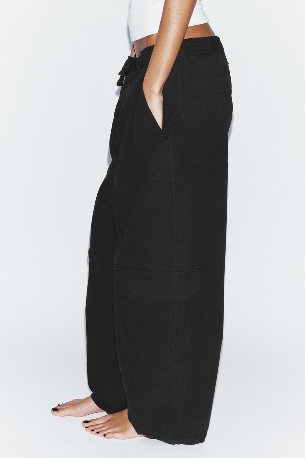 شلوار کارگو زنانه Zara اورسایز مشکی سایز 42 شلوار کارگو زنانه Zara اورسایز مشکی سایز 42