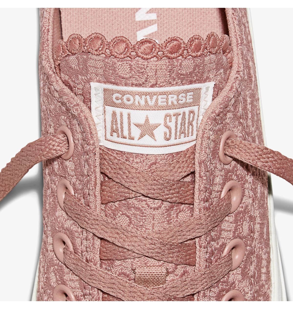 کفش اسنیکر Converse گلدوزی گل صورتی مدل Chuck Taylor All Star کفش اسنیکر Converse گلدوزی گل صورتی مدل Chuck Taylor All Star