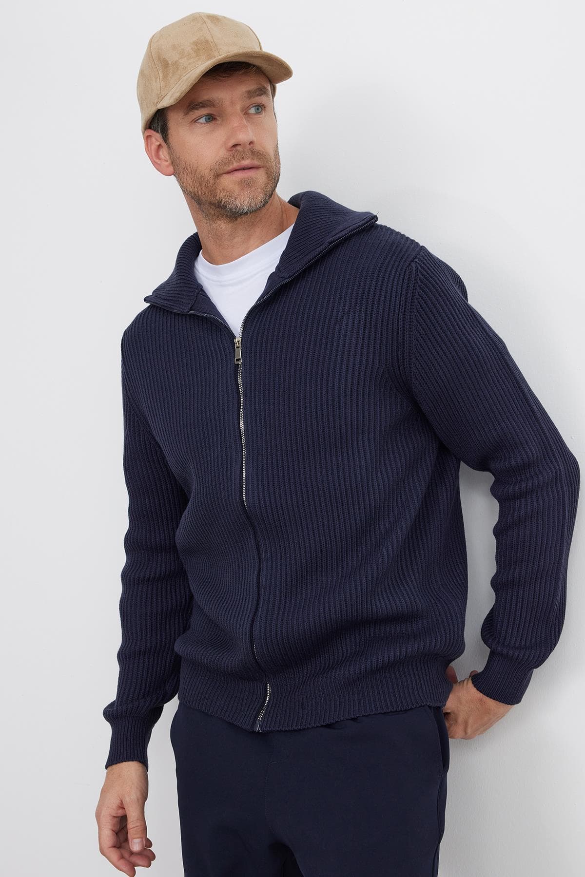 کاردیگان مردانه Tudors Slim Fit یقه ایستاده زیپدار سرمهای ساده کاردیگان مردانه Tudors Slim Fit یقه ایستاده زیپدار سرمهای ساده