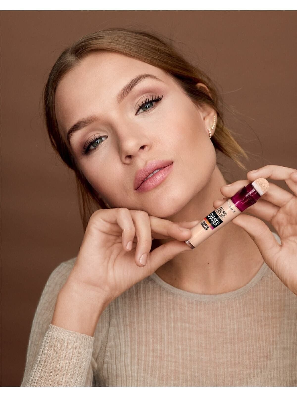 کانسیلر Maybelline New York مدل Instant Anti Age Eraser 01 Light کانسیلر Maybelline New York مدل Instant Anti Age Eraser 01 Light