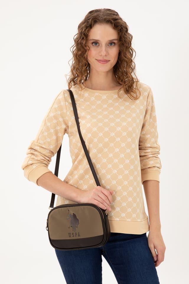 کیف دوشی زنانه U.S. Polo Assn. خاکی کاپیتونه مدل 50300301-VR027 کیف دوشی زنانه U.S. Polo Assn. خاکی کاپیتونه مدل 50300301-VR027