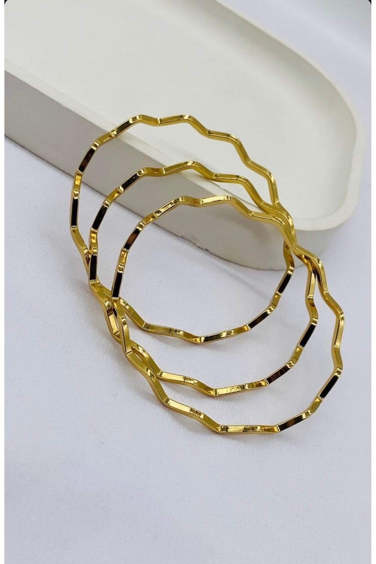 النگوی آجدا زیگزاگ X-Lady Accessories رنگ طلایی روکش 22 عیار 6 عددی 22 سانتیمتر مدل 3288-6 النگوی آجدا زیگزاگ X-Lady Accessories رنگ طلایی روکش 22 عیار 6 عددی 22 سانتیمتر مدل 3288-6