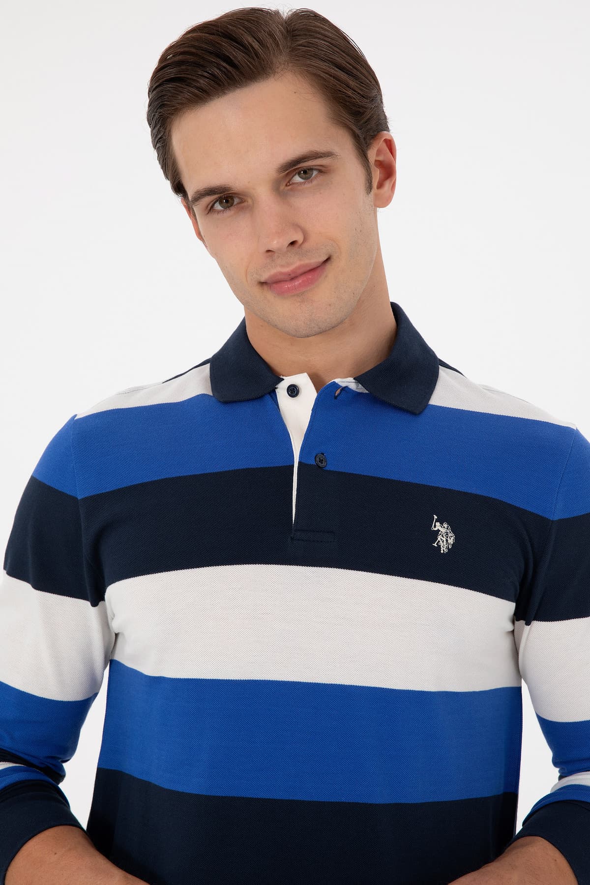 سویشرت مردانه U.S. Polo Assn. فیت معمولی یقه پولو آبی ساکسی مدل 50293428-VR045 سویشرت مردانه U.S. Polo Assn. فیت معمولی یقه پولو آبی ساکسی مدل 50293428-VR045