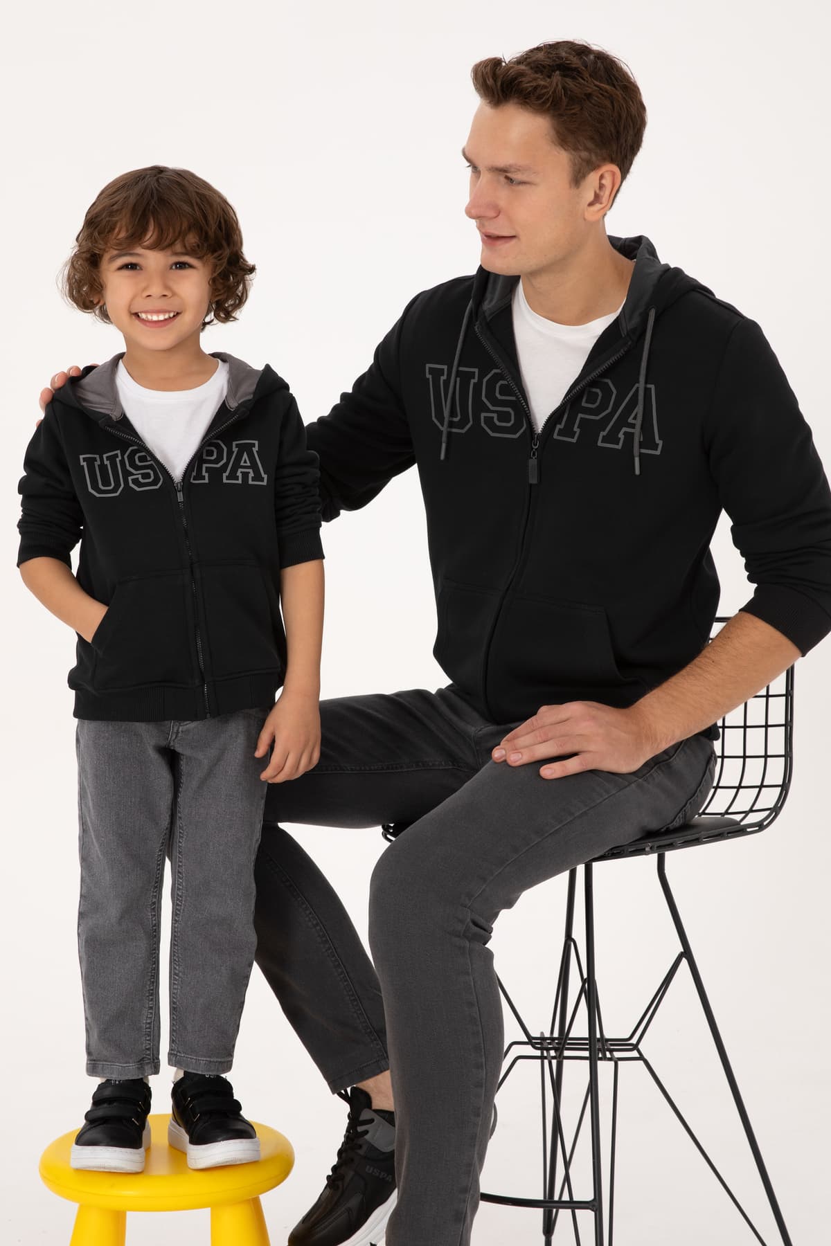 هیرکا بافت مردانه U.S. Polo Assn. کلاهدار زیپدار فیت معمولی مشکی مدل 50313719-VR046 هیرکا بافت مردانه U.S. Polo Assn. کلاهدار زیپدار فیت معمولی مشکی مدل 50313719-VR046