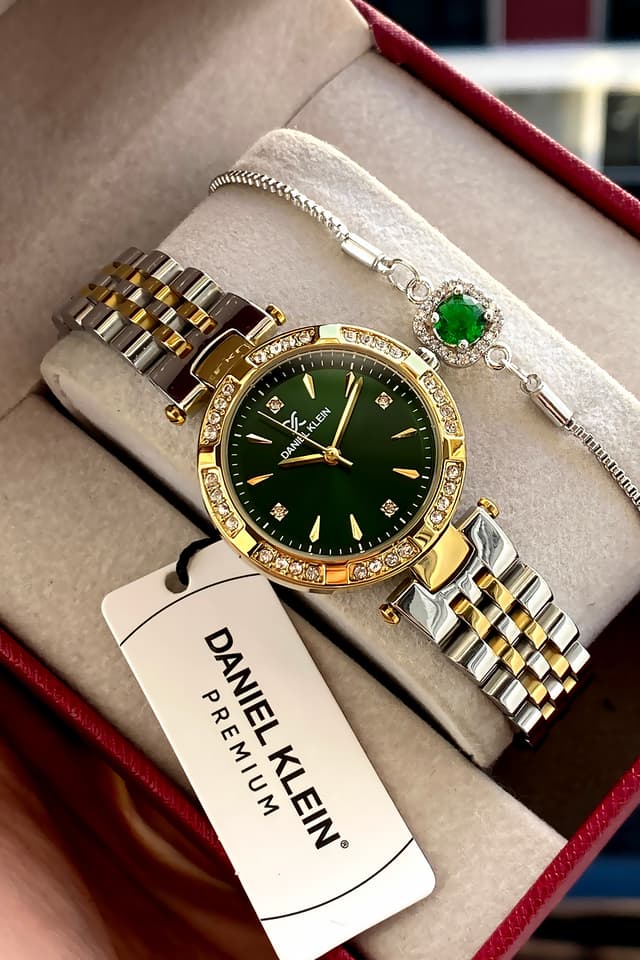 ساعت مچی زنانه Daniel Klein با بند طلایی و نقرهای و صفحه سبز ساعت مچی زنانه Daniel Klein با بند طلایی و نقرهای و صفحه سبز