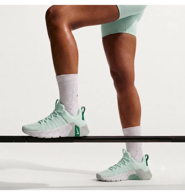 کفش فیتنس زنانه Nike سبز مدل Free Metcon 7 کفش فیتنس زنانه Nike سبز مدل Free Metcon 7