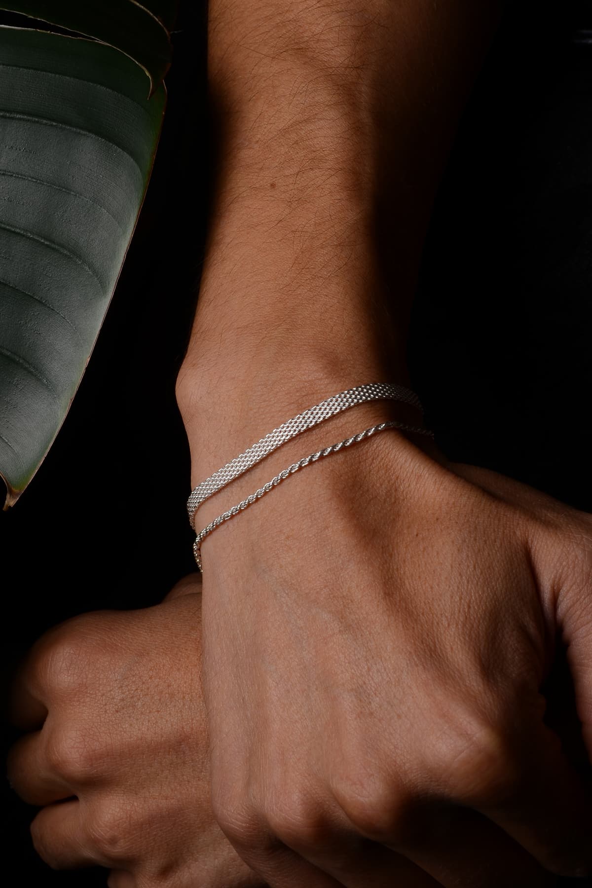 دستبند مردانه Ricco Jewellery نقره 925 طرح Old Money بافت دستبند مردانه Ricco Jewellery نقره 925 طرح Old Money بافت