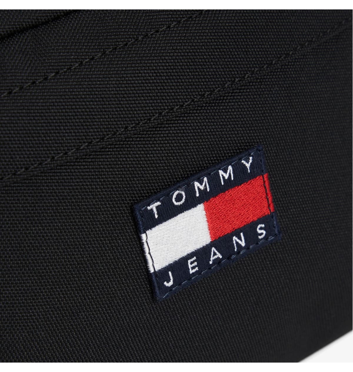 کیف کمری مردانه Tommy Hilfiger مشکی لوگودار مناسب استفاده روزمره کیف کمری مردانه Tommy Hilfiger مشکی لوگودار مناسب استفاده روزمره