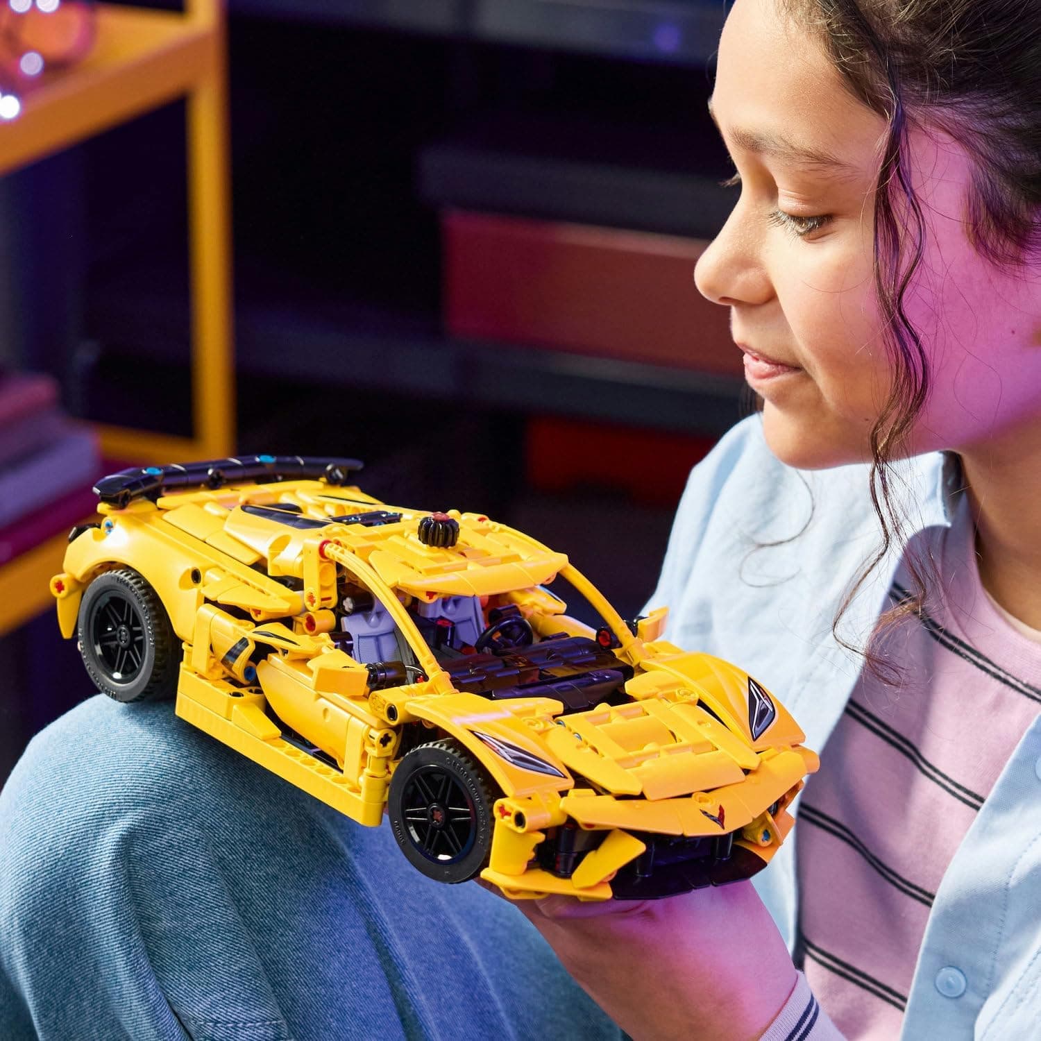 لگو Technic Chevrolet Corvette Stingray مدل 42205 لگو Technic Chevrolet Corvette Stingray مدل 42205