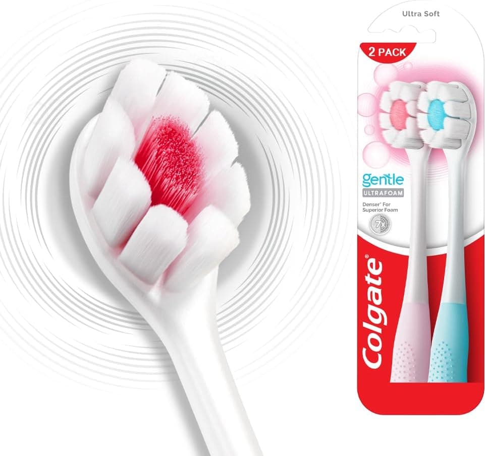 مسواک دستی بزرگسالان Colgate با برس فوقالعاده نرم UltraFoam، 2 Pcs مسواک دستی بزرگسالان Colgate با برس فوقالعاده نرم UltraFoam، 2 Pcs