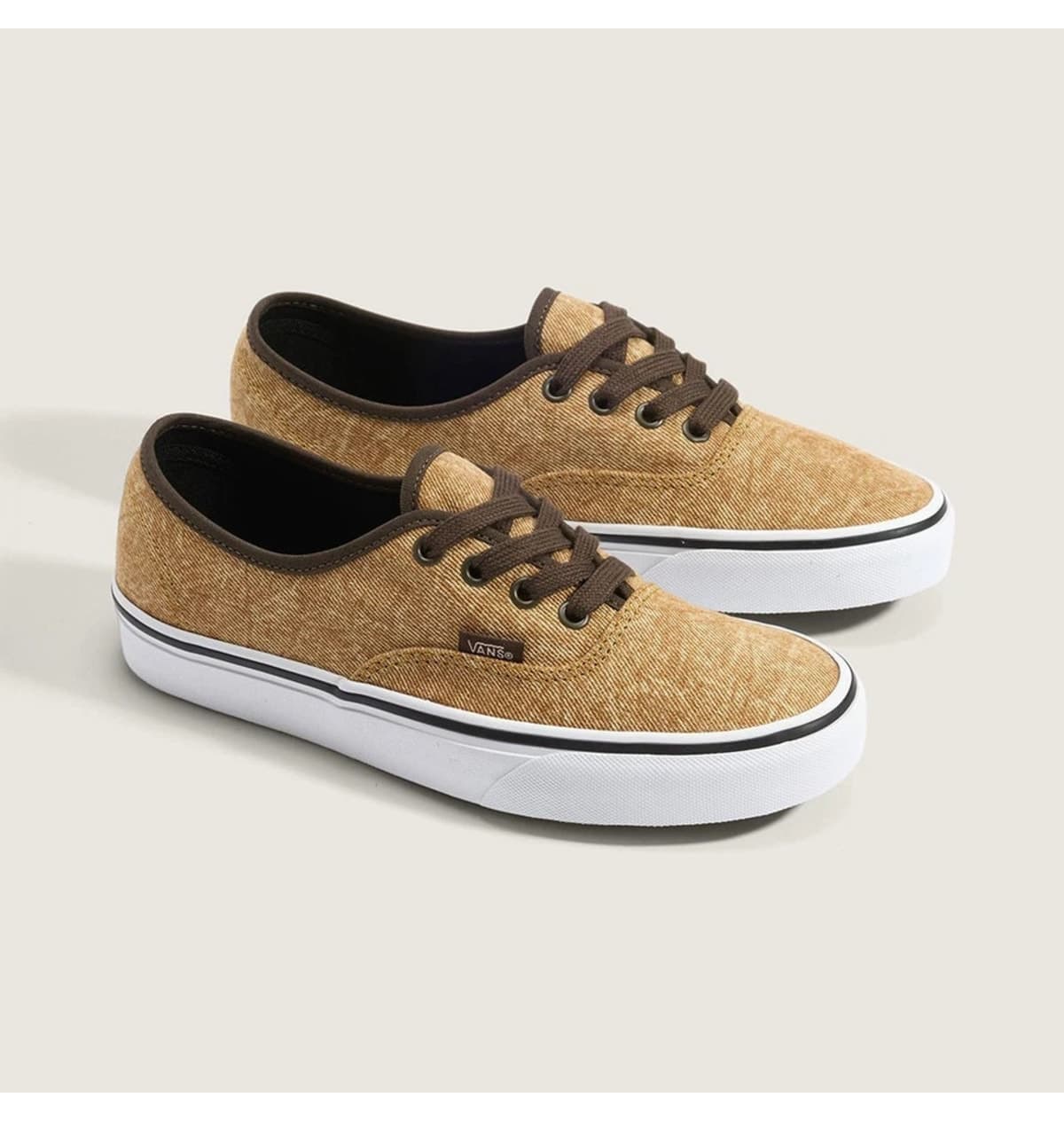 محصول زنانه Vans Authentic محصول زنانه Vans Authentic