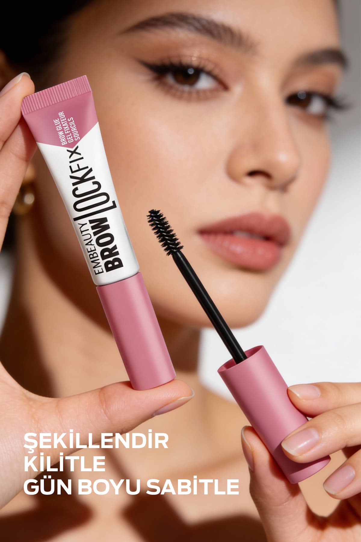 ماسکارای ثابتکننده ابرو Embeauty Brow Lock Fix شفاف با بیوتین و B5 ماسکارای ثابتکننده ابرو Embeauty Brow Lock Fix شفاف با بیوتین و B5