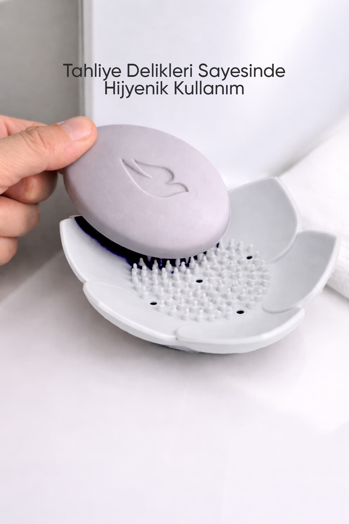 نگهدارنده صابون و اسفنج حمام omilife سیلیکونی طرح لوتوس سفید با زهکش آب نگهدارنده صابون و اسفنج حمام omilife سیلیکونی طرح لوتوس سفید با زهکش آب