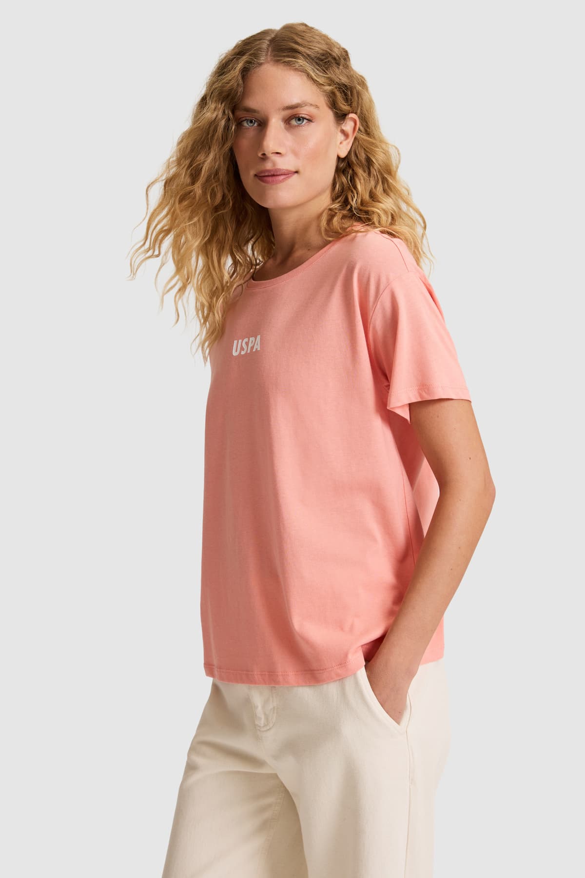 تیشرت زنانه یقهگرد U.S. Polo Assn. صورتی سالمونی مدل 50323530-VR204 تیشرت زنانه یقهگرد U.S. Polo Assn. صورتی سالمونی مدل 50323530-VR204