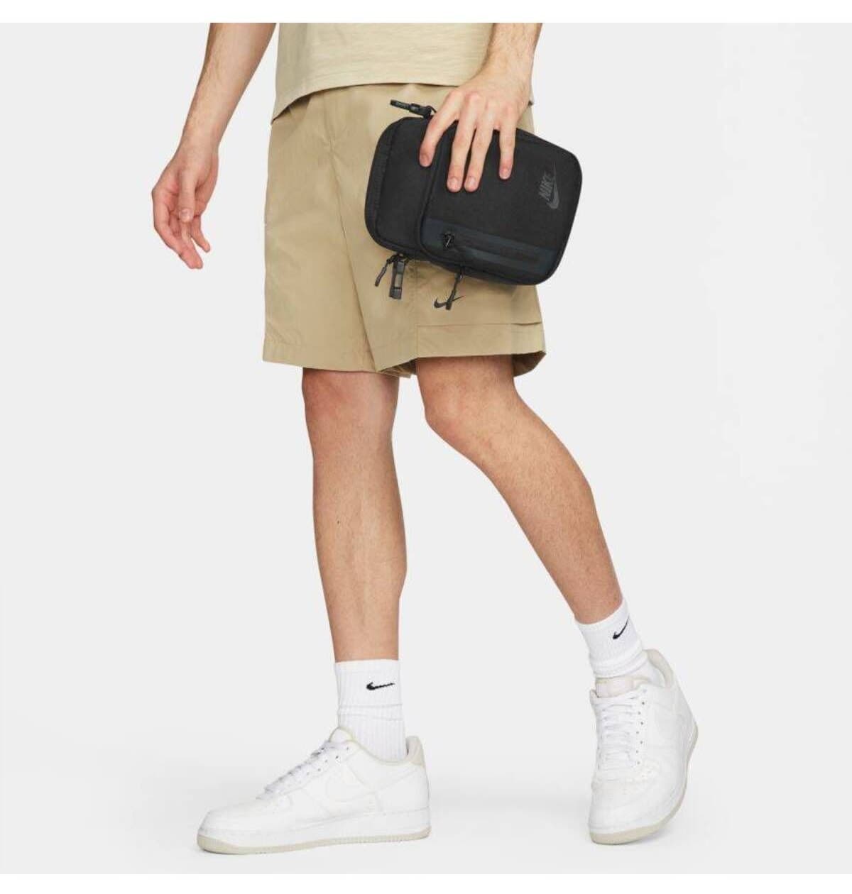 کیف دوشی زنانه Nike Elemental ظرفیت 4 L کیف دوشی زنانه Nike Elemental ظرفیت 4 L