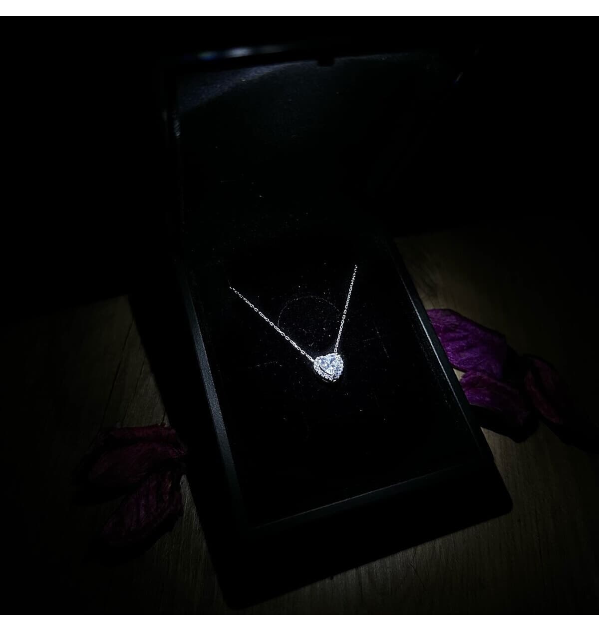 گردنبند زنانه LOTUS JW قلب نقره 925 با نگین پرلانتا گردنبند زنانه LOTUS JW قلب نقره 925 با نگین پرلانتا