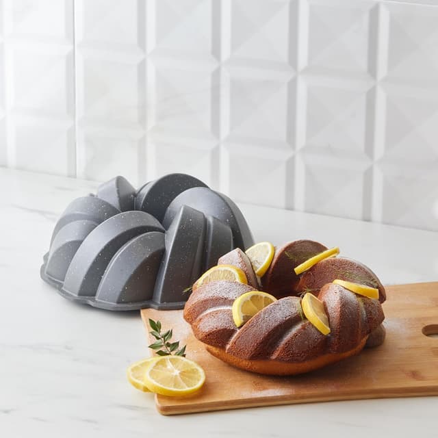 قالب کیک KARACA Cake Pro دایکاست با طرح بافت آنتراسیت 26 cm قالب کیک KARACA Cake Pro دایکاست با طرح بافت آنتراسیت 26 cm
