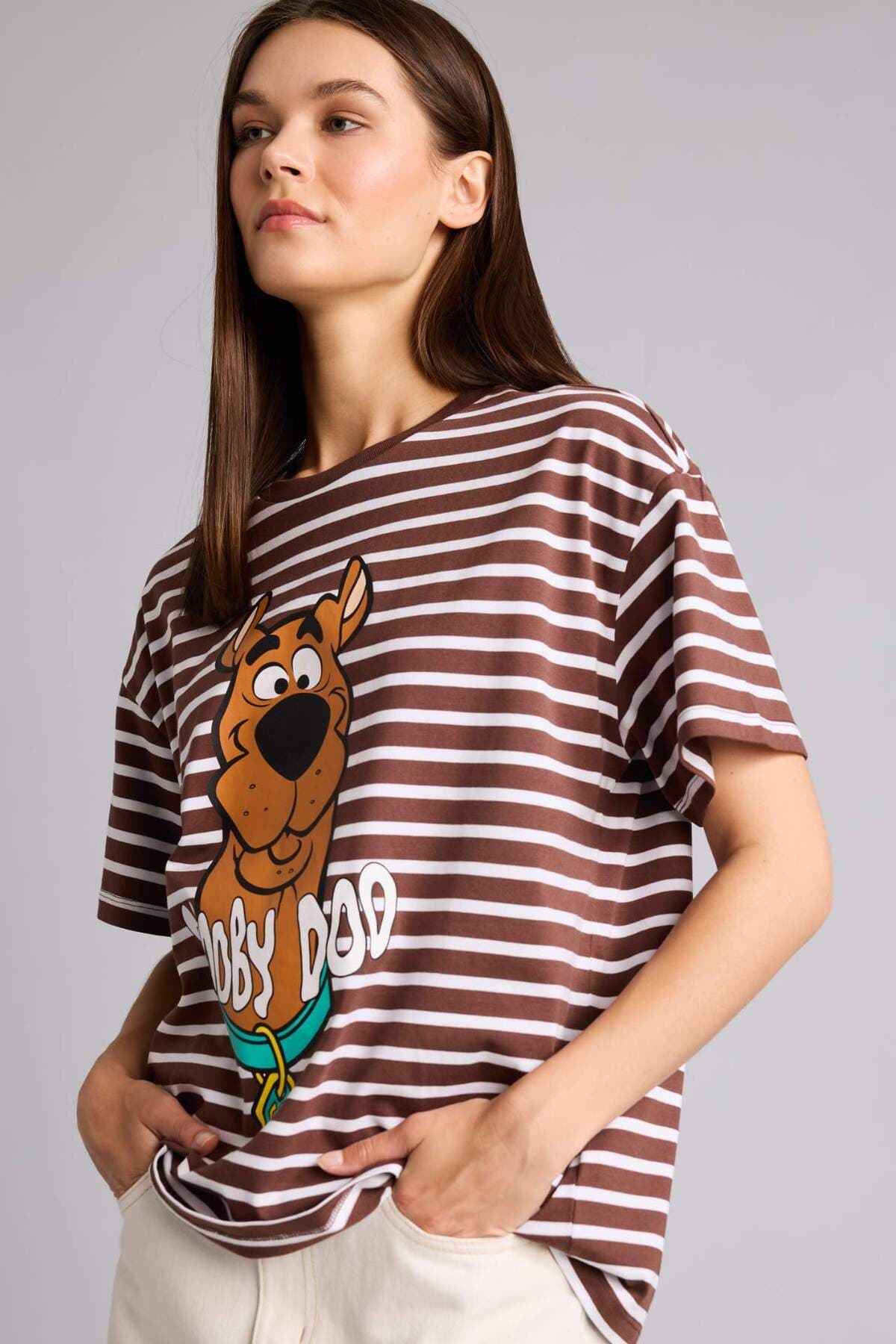 تیشرت زنانه Defacto اورسایز Scooby Doo یقه گرد آستین کوتاه %100 پنبه مدل H4191AX26AU تیشرت زنانه Defacto اورسایز Scooby Doo یقه گرد آستین کوتاه %100 پنبه مدل H4191AX26AU