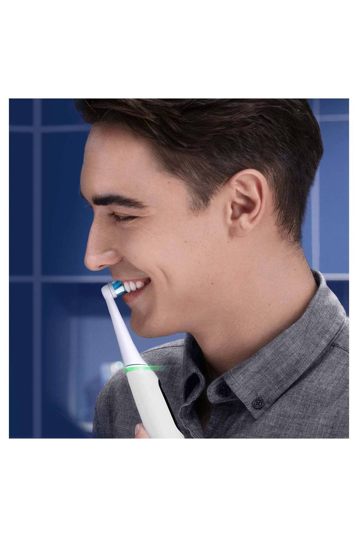 مسواک برقی شارژی Oral-B سفید مدل iO - 6 مسواک برقی شارژی Oral-B سفید مدل iO - 6