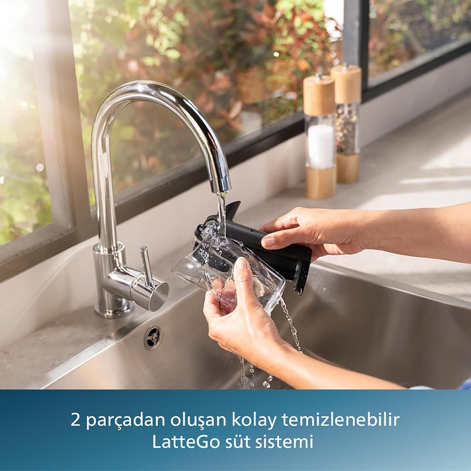اسپرسوساز تماماتوماتیک Philips سری 5500 LatteGo مدل EP5547/90 همراه قرص حلکننده روغن قهوه CA6704/10 اسپرسوساز تماماتوماتیک Philips سری 5500 LatteGo مدل EP5547/90 همراه قرص حلکننده روغن قهوه CA6704/10