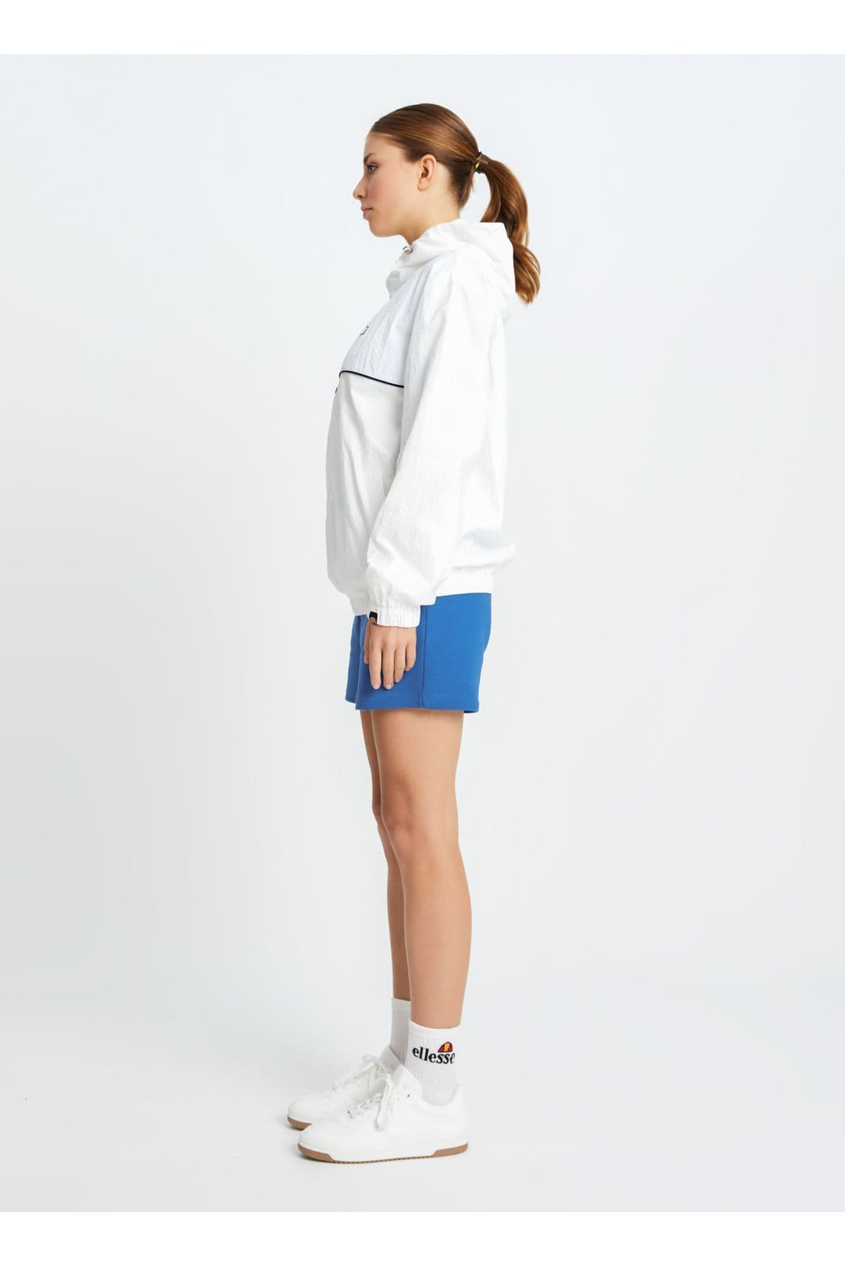 بادگیر زنانه Ellesse سفید شکسته مدل EF100-OF بادگیر زنانه Ellesse سفید شکسته مدل EF100-OF