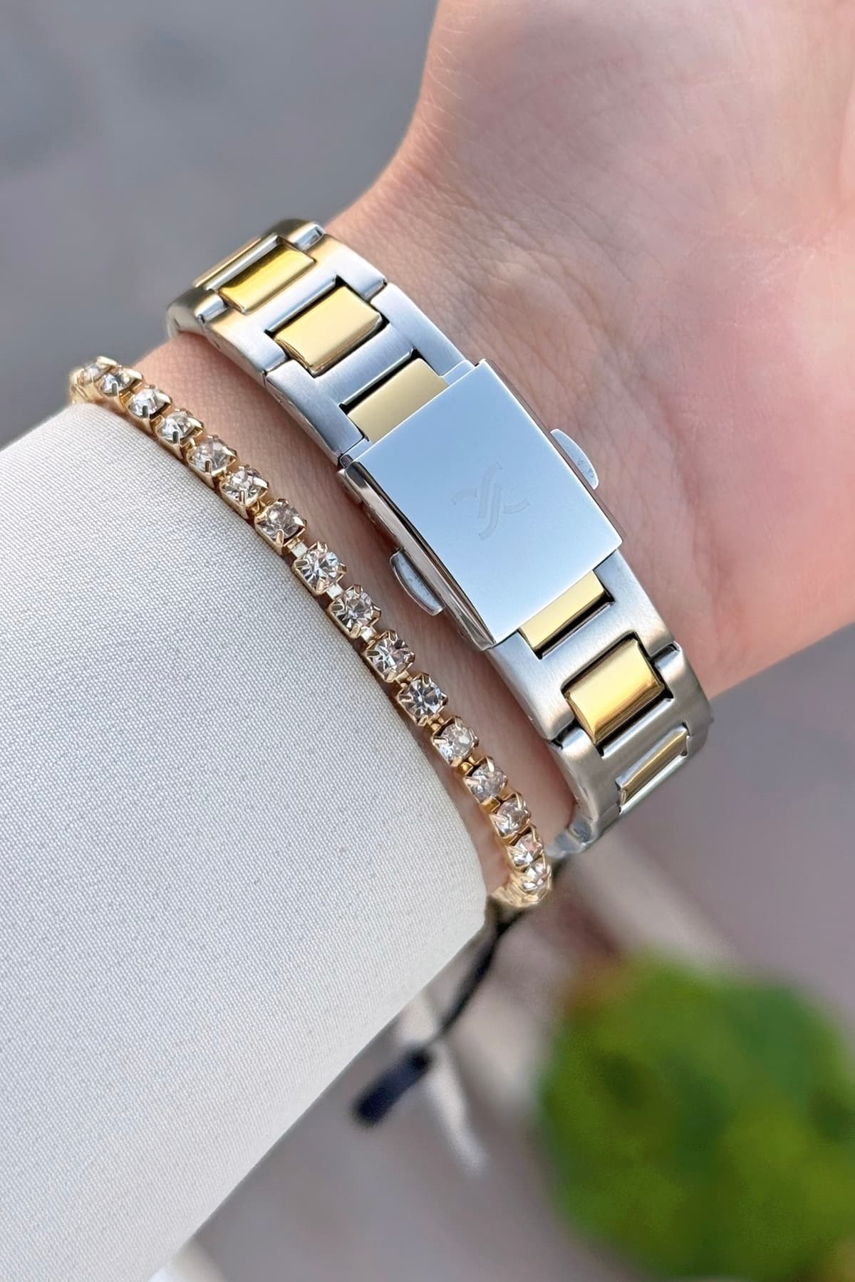 ساعت مچی زنانه Daniel Klein بند طلایی صفحه سبز 32 mm ساعت مچی زنانه Daniel Klein بند طلایی صفحه سبز 32 mm