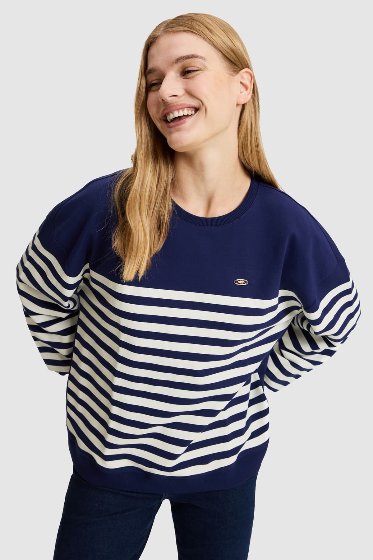 سوئیشرت زنانه U.S. Polo Assn. سرمهای روشن مدل 50328990-VR059 سوئیشرت زنانه U.S. Polo Assn. سرمهای روشن مدل 50328990-VR059