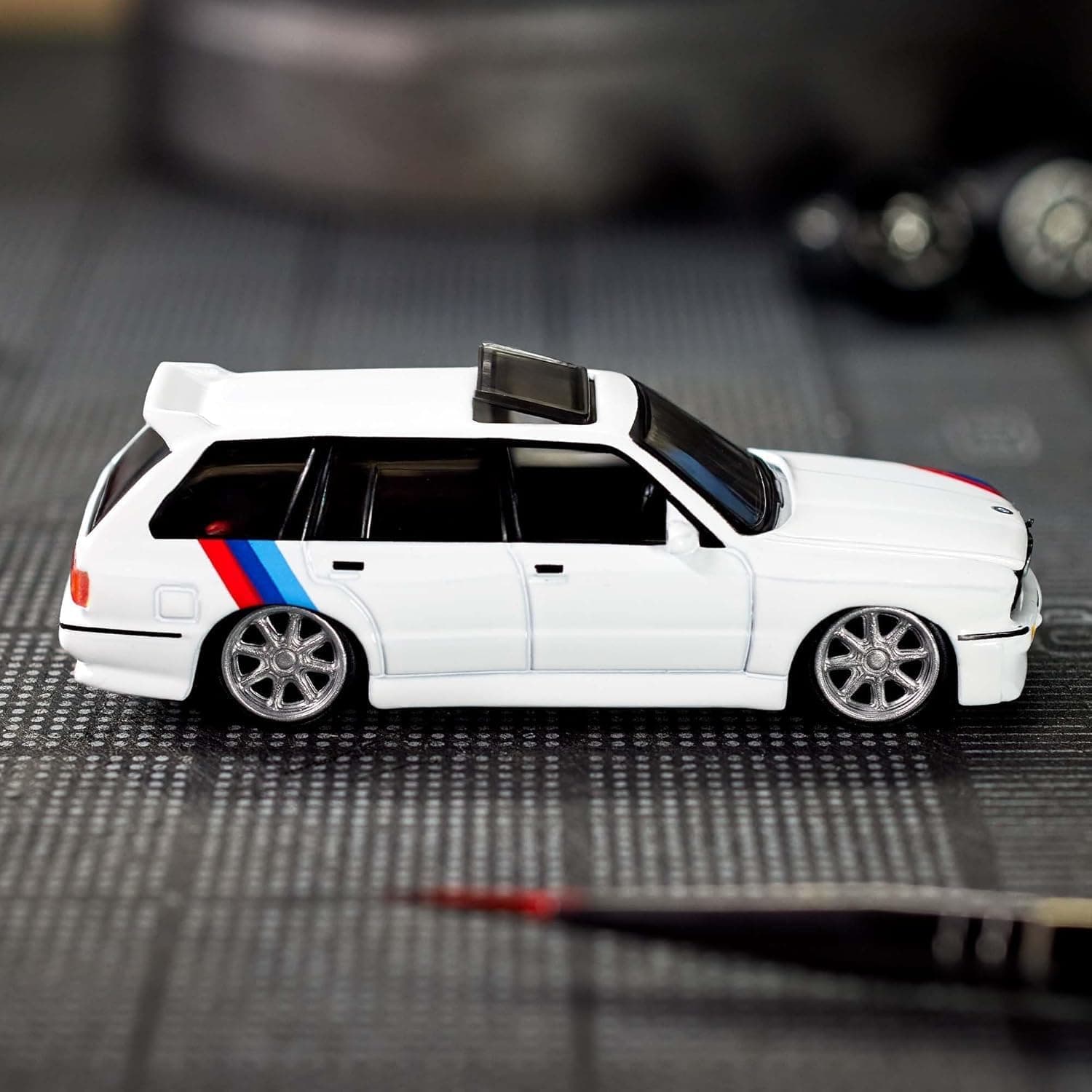 ماشین کلکسیونی Hot Wheels 1990 BMW 318i Touring Elite 64 ماشین کلکسیونی Hot Wheels 1990 BMW 318i Touring Elite 64