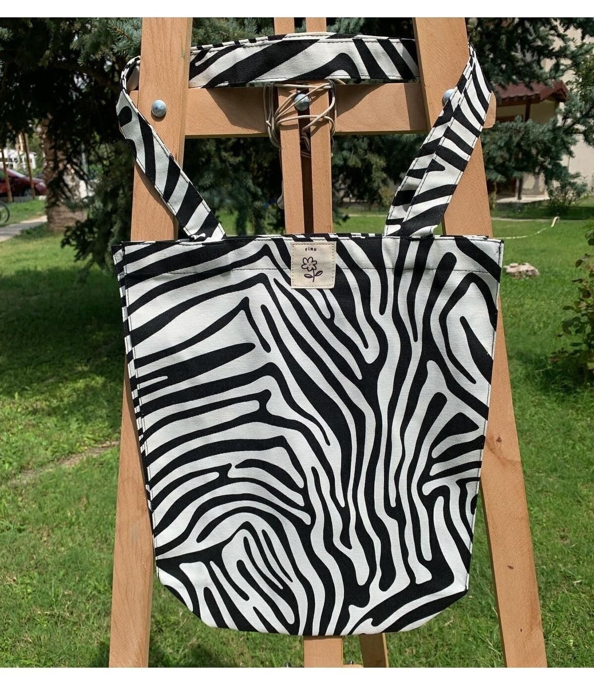 کیف دوشی زنانه fimugift کتانی دوستدار محیط زیست طرح زبرا با بدنه چیندار کیف دوشی زنانه fimugift کتانی دوستدار محیط زیست طرح زبرا با بدنه چیندار
