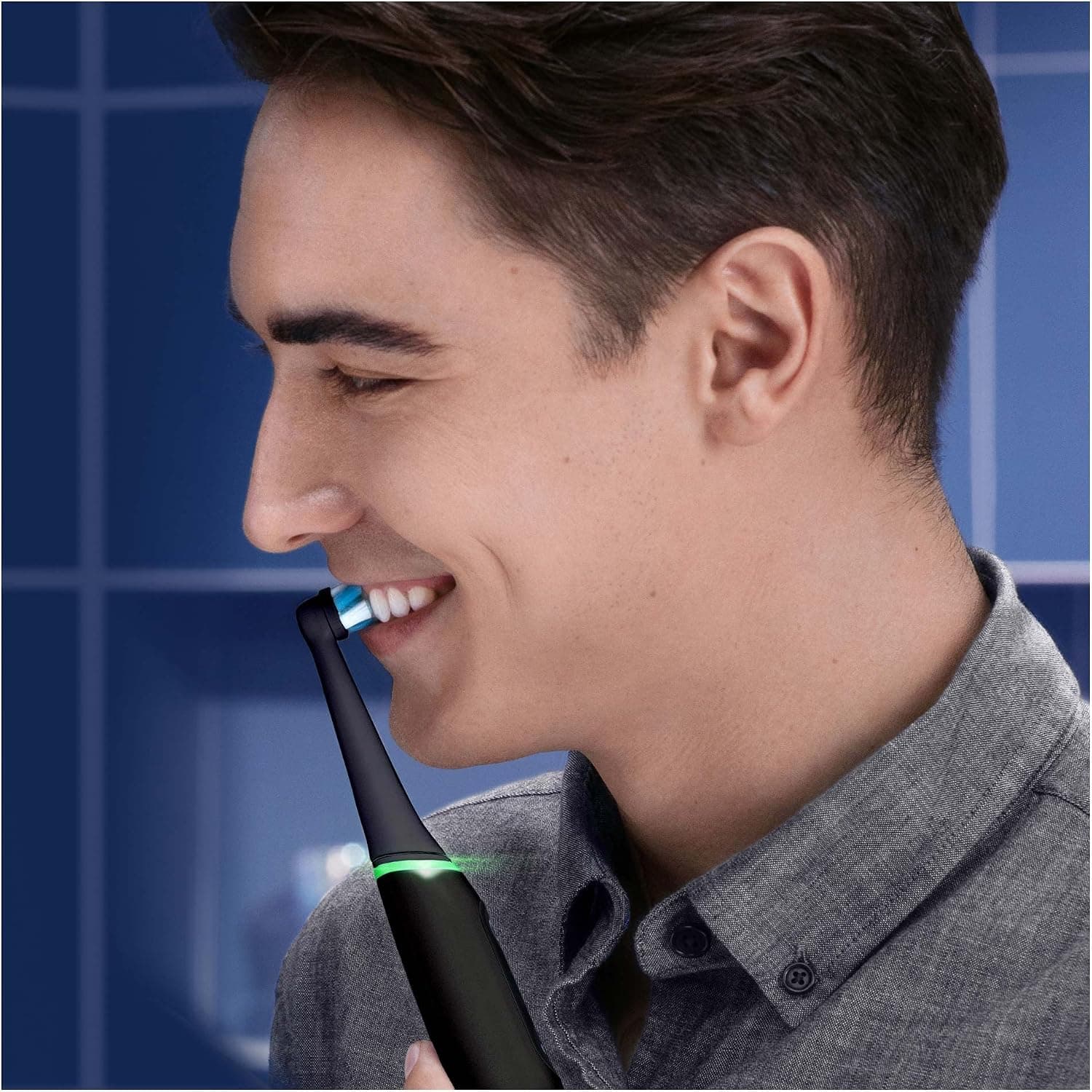 مسواک برقی شارژی Oral-B مشکی مدل iO6 مسواک برقی شارژی Oral-B مشکی مدل iO6