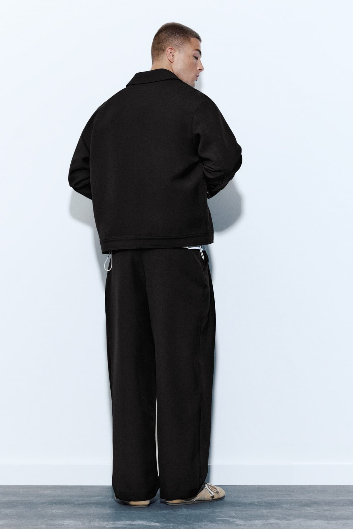 ژاکت مردانه Pull & Bear زیپدار BASIC ژاکت مردانه Pull & Bear زیپدار BASIC