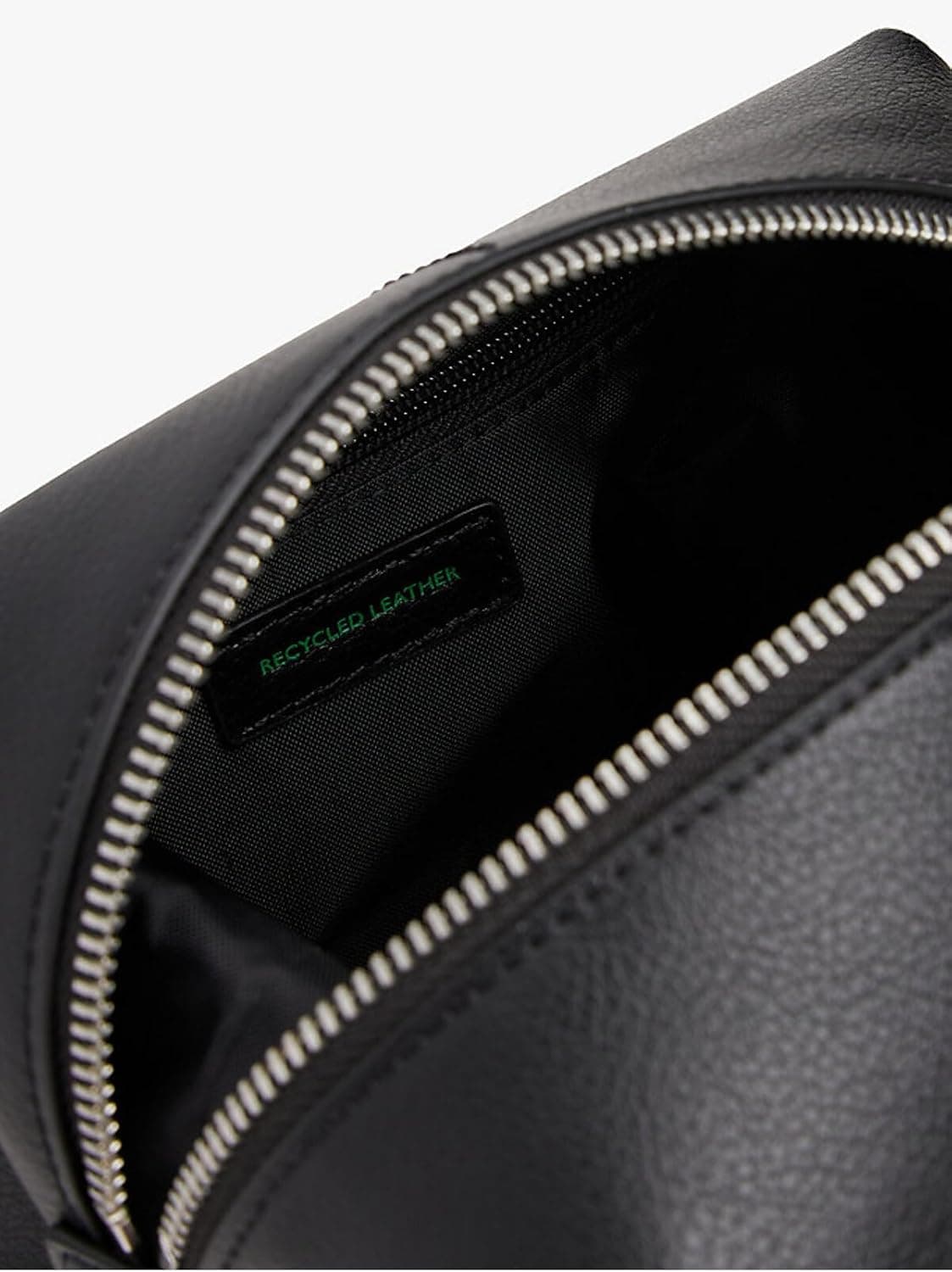 کیف لوازم بهداشتی مردانه Tommy Hilfiger چرمی مشکی TJM HERITAGE تکسایز کیف لوازم بهداشتی مردانه Tommy Hilfiger چرمی مشکی TJM HERITAGE تکسایز