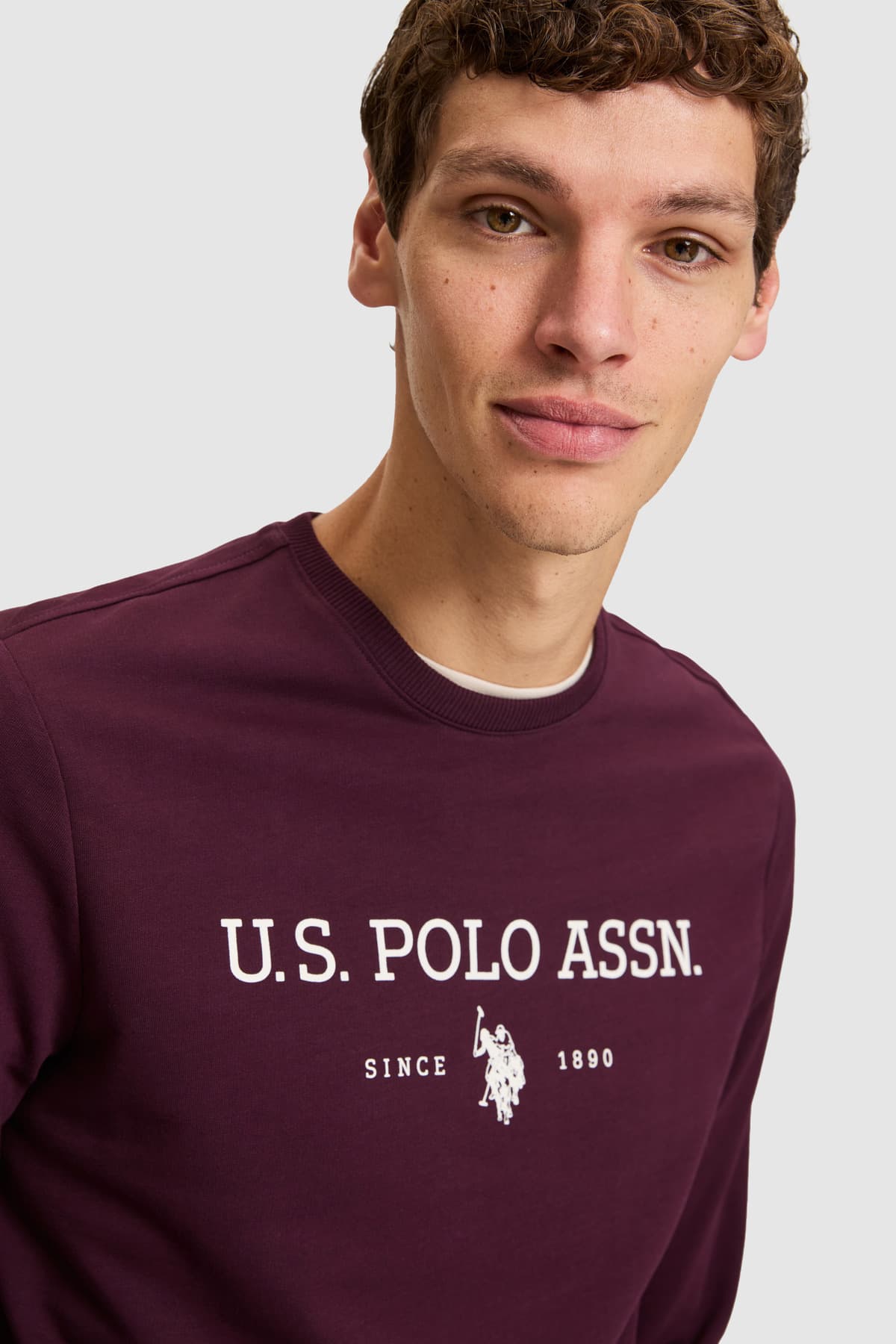 سویشرت مردانه U.S. Polo Assn. بوردو ساده مدل 50333273-VR180 سویشرت مردانه U.S. Polo Assn. بوردو ساده مدل 50333273-VR180