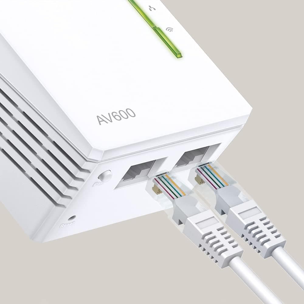 کیت راهانداز آداپتور پاورلاین و تقویتکننده WiFi دوپورته TP-Link مدل TL-WPA4220 TKIT با سرعت انتقال تا 600Mbps کیت راهانداز آداپتور پاورلاین و تقویتکننده WiFi دوپورته TP-Link مدل TL-WPA4220 TKIT با سرعت انتقال تا 600Mbps